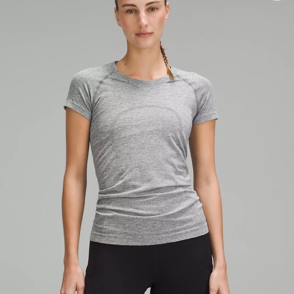 lululemon athletica Tops - Swiftly Tech Short-Sleeve Shirt size 4 EUC